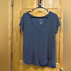 American Eagle size XS Favorite T shirt navy/white striped